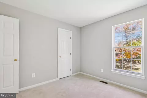 Bedroom - 7211 Kyles Lndg, Springfield, VA 22150 photo 4 of 8