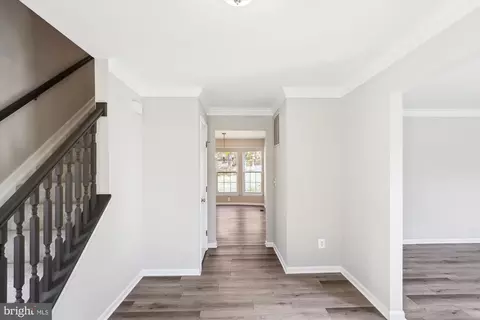 Entry Way - 7211 Kyles Lndg, Springfield, VA 22150 photo 12 of 14