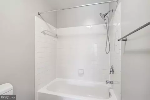 Bath - 7211 Kyles Lndg, Springfield, VA 22150 photo 3 of 3