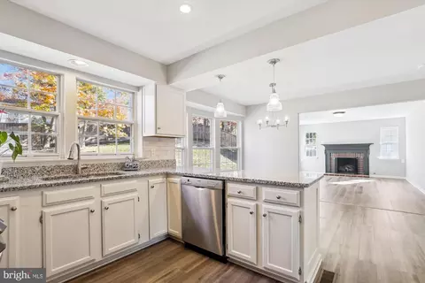 Kitchen - 7211 Kyles Lndg, Springfield, VA 22150 photo 3 of 4