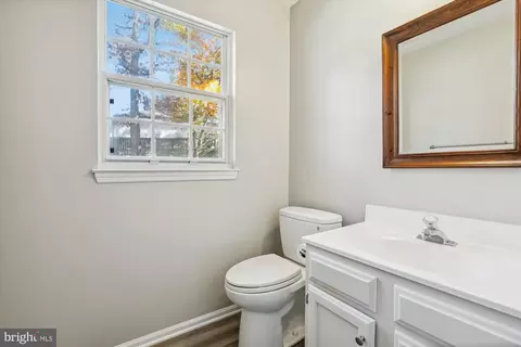 Entry Way - 7211 Kyles Lndg, Springfield, VA 22150 photo 6 of 14