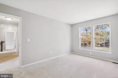 Entry Way - 7211 Kyles Lndg, Springfield, VA 22150 photo 10 of 14