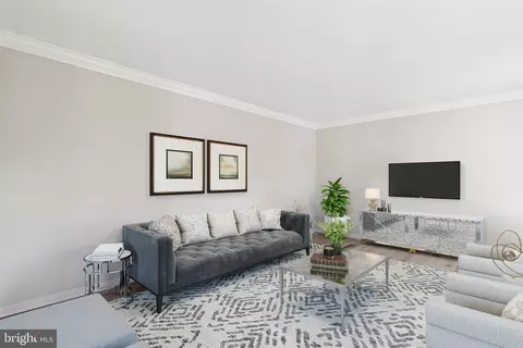 Living - 7211 Kyles Lndg, Springfield, VA 22150 photo 1 of 8