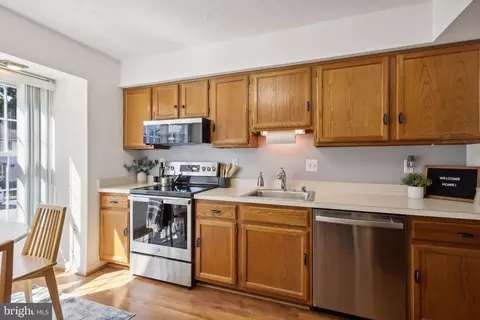 7229 Kousa Ln, Springfield, VA 22152 photo 5