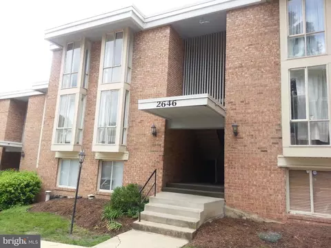 2646 Redcoat Dr #105, Alexandria, VA 22303
