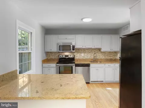 8315 Uxbridge Ct, Springfield, VA 22151 photo 10