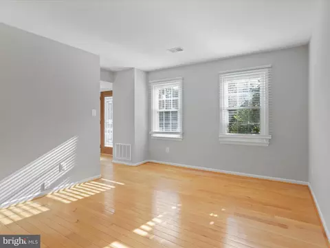 8315 Uxbridge Ct, Springfield, VA 22151 photo 17