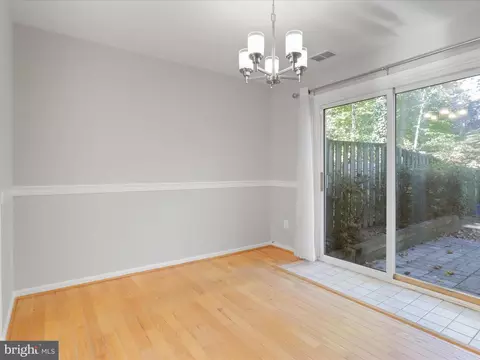 8315 Uxbridge Ct, Springfield, VA 22151 photo 12