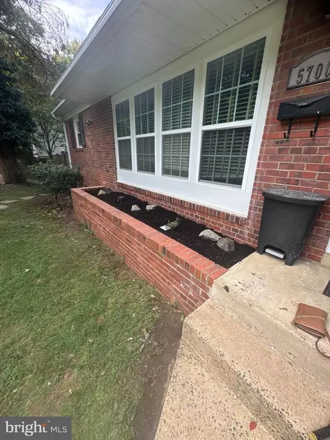 5700 Norton Rd, Alexandria, VA 22303
