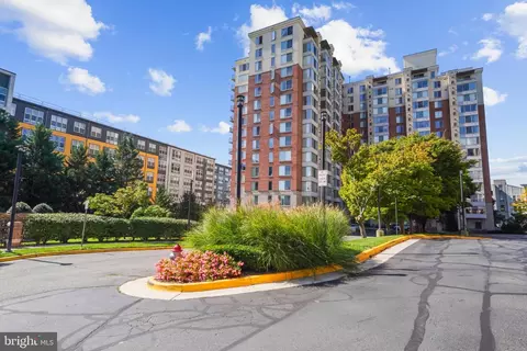2726 Gallows Rd #803, Vienna, VA 22180