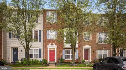 13667 Saint Johns Wood Pl, Herndon, VA 20171