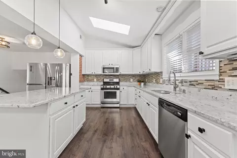 7908 Foote Ln, Springfield, VA 22151 photo 8