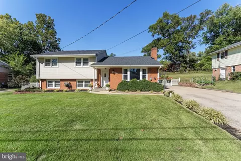 7908 Foote Ln, Springfield, VA 22151