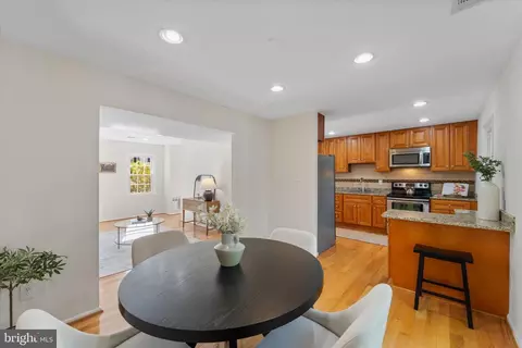 8317 Uxbridge Ct, Springfield, VA 22151 photo 12