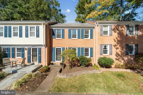 8317 Uxbridge Ct, Springfield, VA 22151