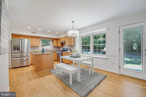7409 Shady Palm Dr, Springfield, VA 22153 photo 14