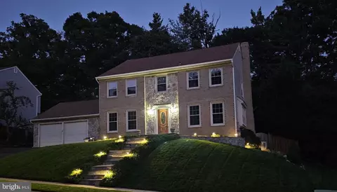 7409 Shady Palm Dr, Springfield, VA 22153 photo 3
