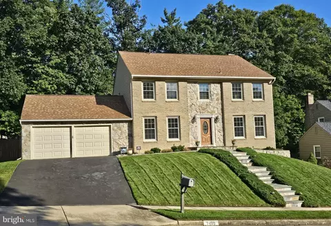 7409 Shady Palm Dr, Springfield, VA 22153