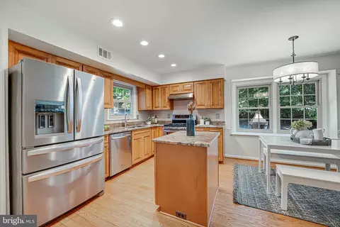 7409 Shady Palm Dr, Springfield, VA 22153 photo 16