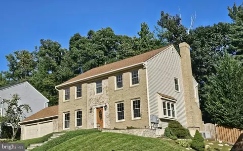 7409 Shady Palm Dr, Springfield, VA 22153 photo 2