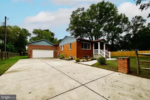 2417 Stokes Ln, Alexandria, VA 22307