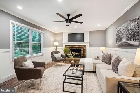 11002 Devenish Dr, Oakton, VA 22124 photo 11