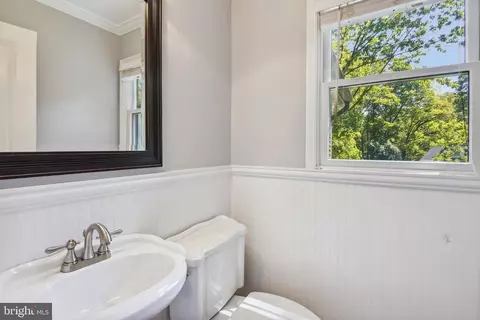 11002 Devenish Dr, Oakton, VA 22124 photo 24
