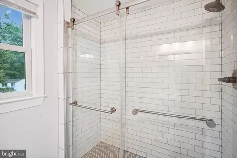 11002 Devenish Dr, Oakton, VA 22124 photo 40