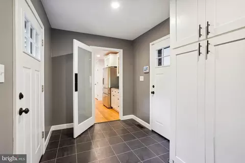 11002 Devenish Dr, Oakton, VA 22124 photo 23