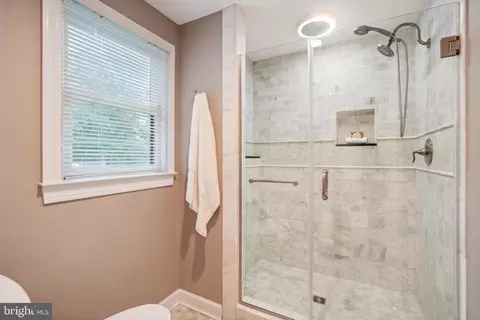 11002 Devenish Dr, Oakton, VA 22124 photo 31