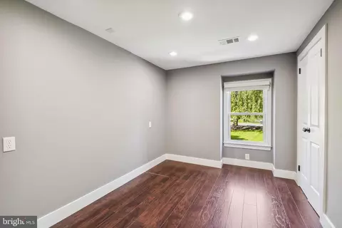 11002 Devenish Dr, Oakton, VA 22124 photo 38