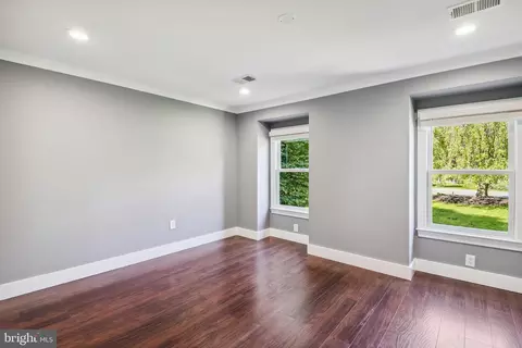 11002 Devenish Dr, Oakton, VA 22124 photo 36