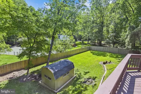 11002 Devenish Dr, Oakton, VA 22124 photo 4