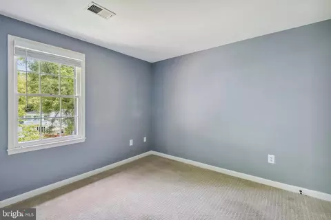 11002 Devenish Dr, Oakton, VA 22124 photo 37