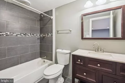 11002 Devenish Dr, Oakton, VA 22124 photo 49