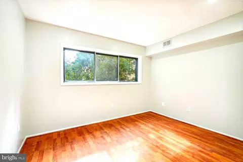 7829 Enola St #103, Mclean, VA 22102 photo 11