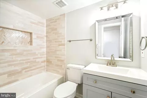 7829 Enola St #103, Mclean, VA 22102 photo 13