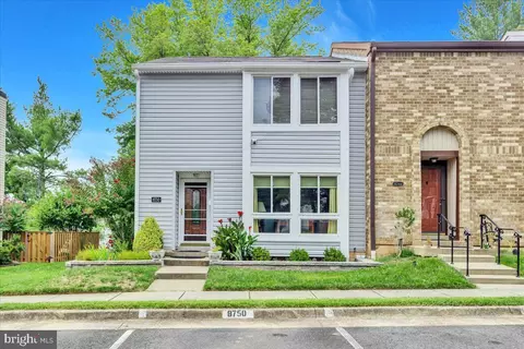 8750 Ridge Hollow Ct, Springfield, VA 22152