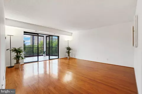 5903 Mount Eagle Dr #817, Alexandria, VA 22303