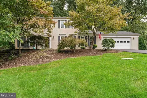 2807 Bree Hill Rd, Oakton, VA 22124