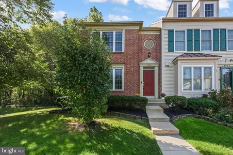 14561 Granville Ln, Centreville, VA 20120