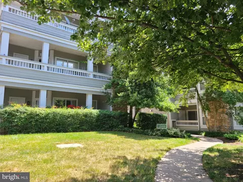 13058 Autumn Woods Way #303, Fairfax, VA 22033