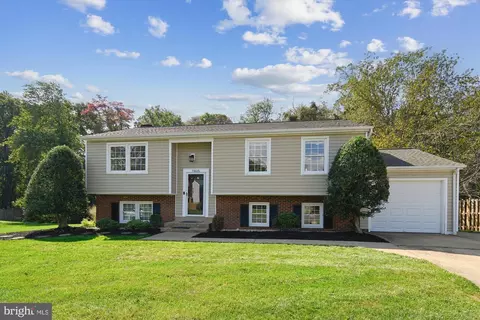 7605 Camp Alger Ave, Falls Church, VA 22042