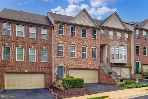 4203 Trumbo Ct, Fairfax, VA 22033