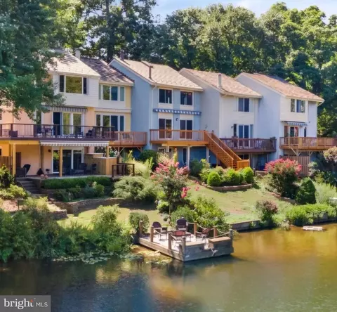 2014 Chadds Ford Dr, Reston, VA 20191