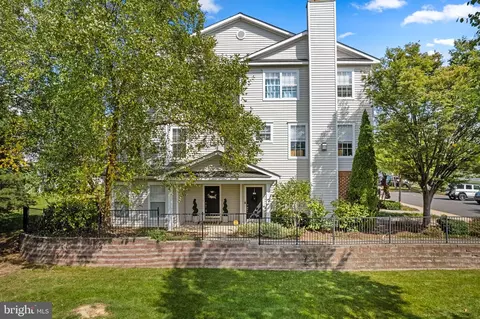 2438 Coopers Branch Ct #2438, Herndon, VA 20171