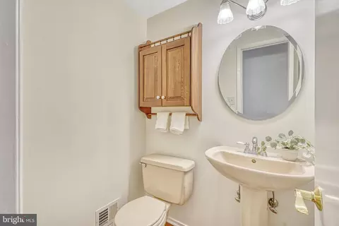 6013 Windward Dr, Burke, VA 22015 photo 16