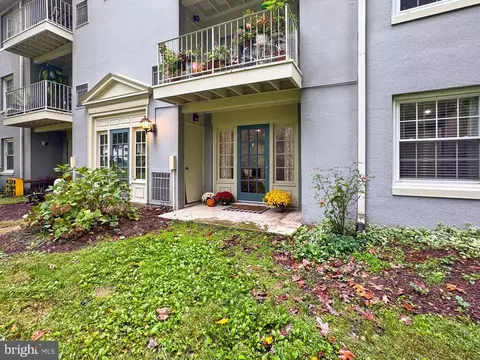 Exterior - 8318 K Kingsgate Rd #545, Springfield, VA 22152 photo 5 of 16