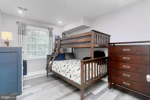 Bedroom - 8318 K Kingsgate Rd #545, Springfield, VA 22152 photo 5 of 6