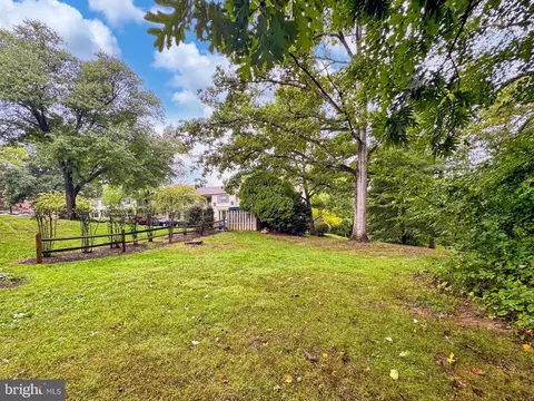Exterior - 8318 K Kingsgate Rd #545, Springfield, VA 22152 photo 7 of 16